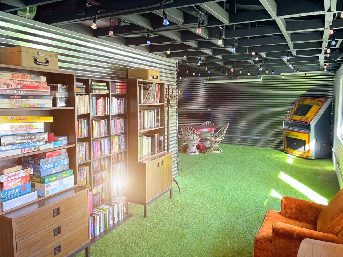 The Aztec Motel & Creative Space Seligman Εξωτερικό φωτογραφία