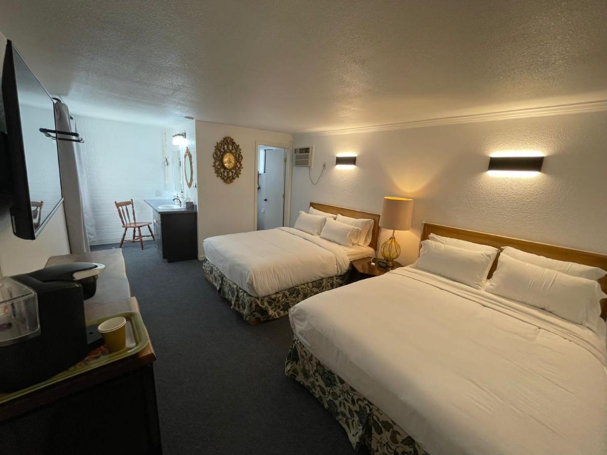 The Aztec Motel & Creative Space Seligman Εξωτερικό φωτογραφία