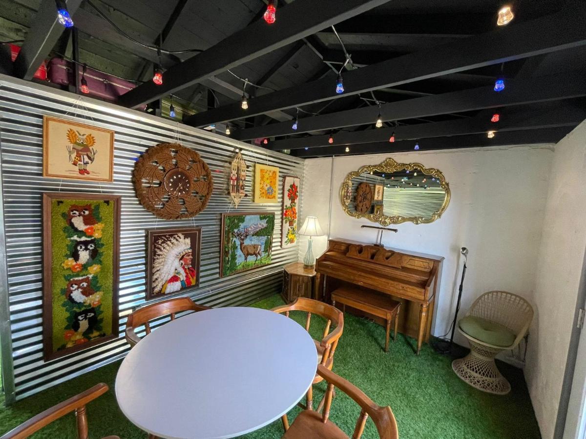 The Aztec Motel & Creative Space Seligman Εξωτερικό φωτογραφία