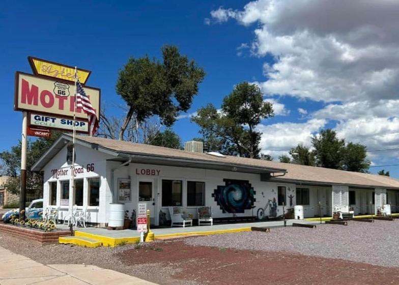 The Aztec Motel & Creative Space Seligman Εξωτερικό φωτογραφία